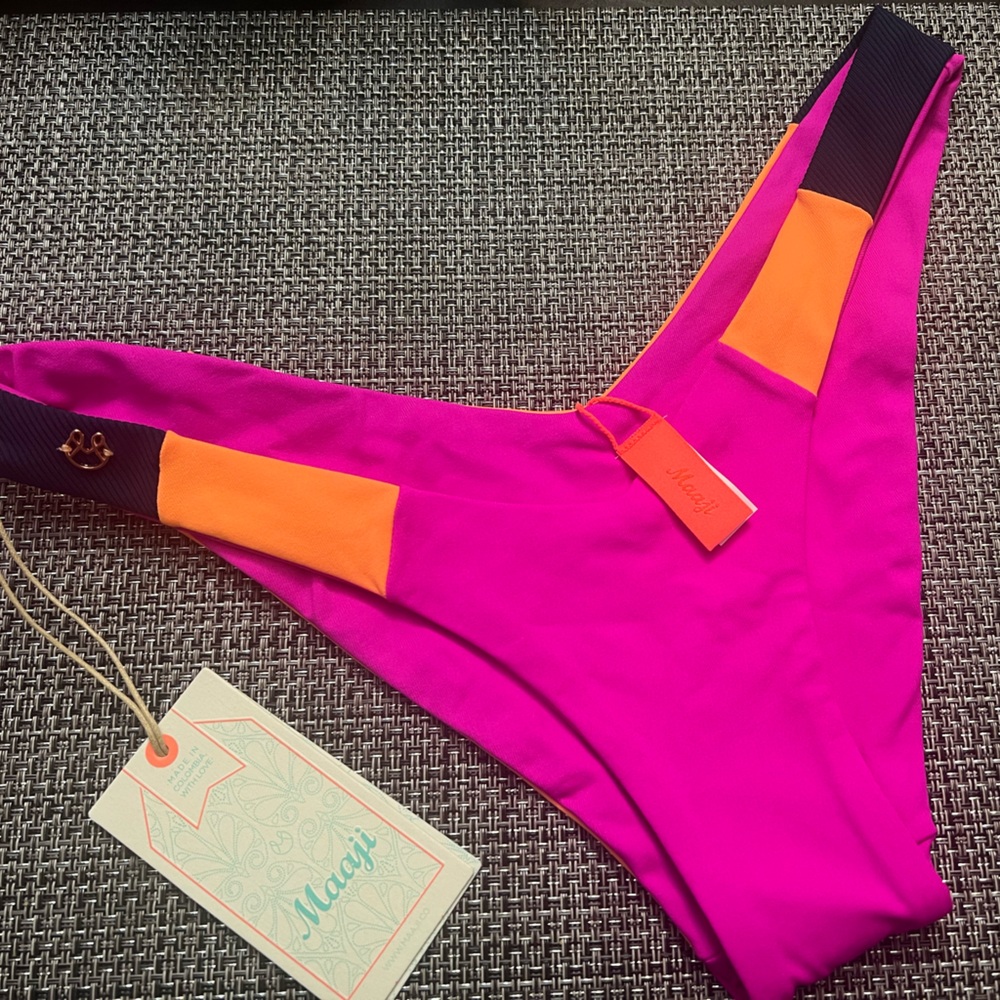 Maaji reversible bikini bottom size S